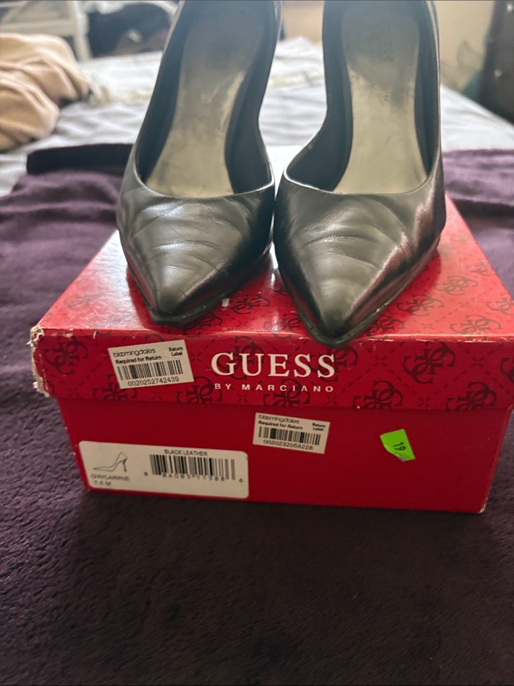 GUESS Black Pointed-Toe Leather Pumps